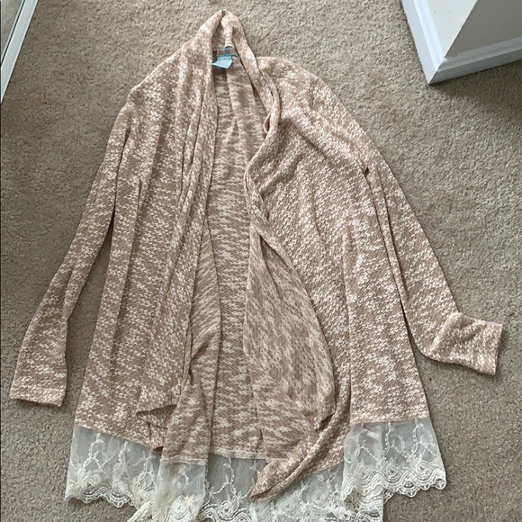 Tan cardigan with Lacey detail - Picture 3 of 6